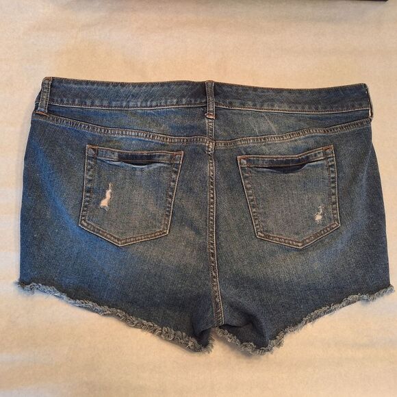 Torrid Distressed Denim Raw Hem Cut Off Shorts Size 18 Button Fly Stretch - Picture 3 of 10